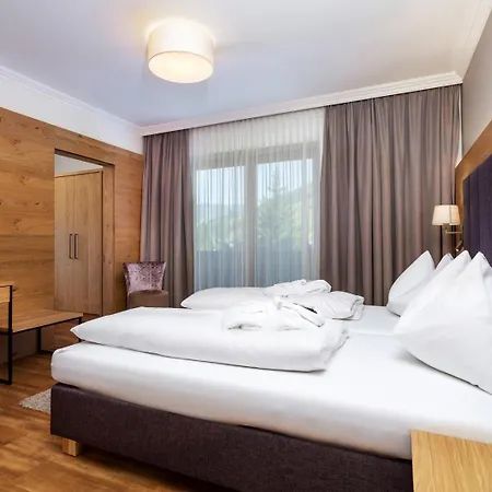 Hotel Sonnegg Saalbach-Hinterglemm