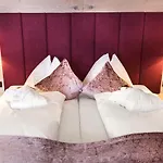 Sonnegg מלון 4*