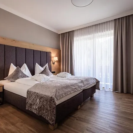 Hotel Sonnegg 4*